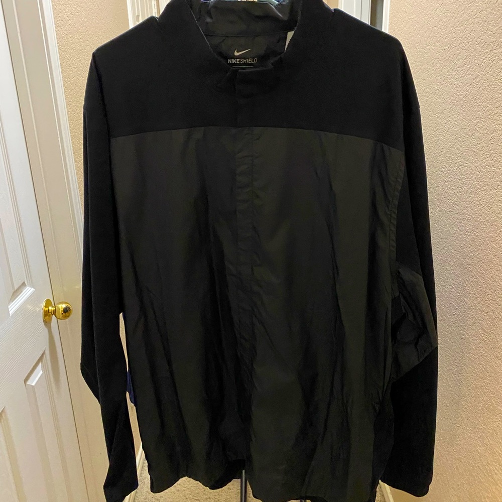 Nike Shield Full-Zip Golf Lightweight Rain Jacket!